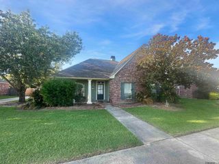1707 Old Barnwood Ave, Zachary, LA 70791