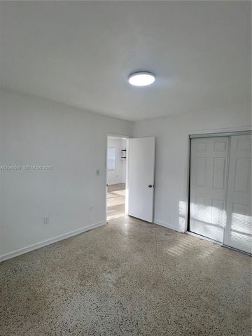 1946 NE 167th St 1, North Miami Beach, FL 33162