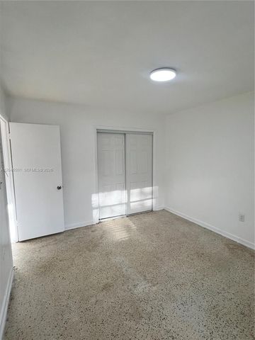 1946 NE 167th St 1, North Miami Beach, FL 33162