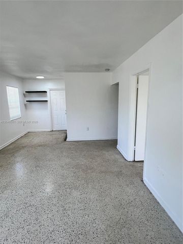 1946 NE 167th St 1, North Miami Beach, FL 33162