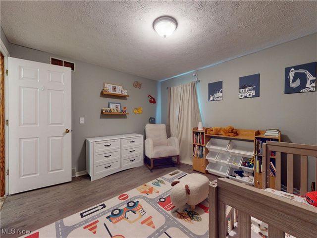 7795 Campton Circle NW, North Canton, OH 44720