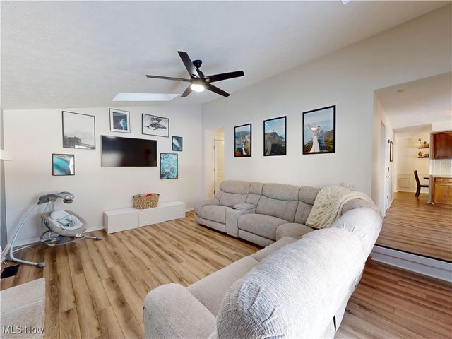 7795 Campton Circle NW, North Canton, OH 44720