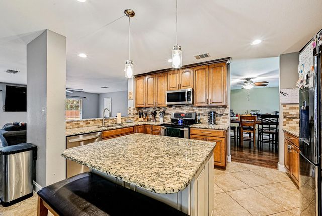 104 N Sumac LN, Georgetown, TX 78633