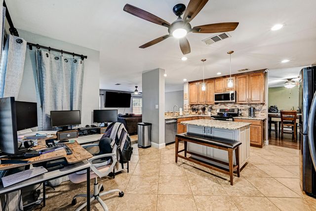 104 N Sumac LN, Georgetown, TX 78633