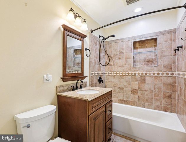2203 MIDDLEBOROUGH RD, Essex, MD 21221