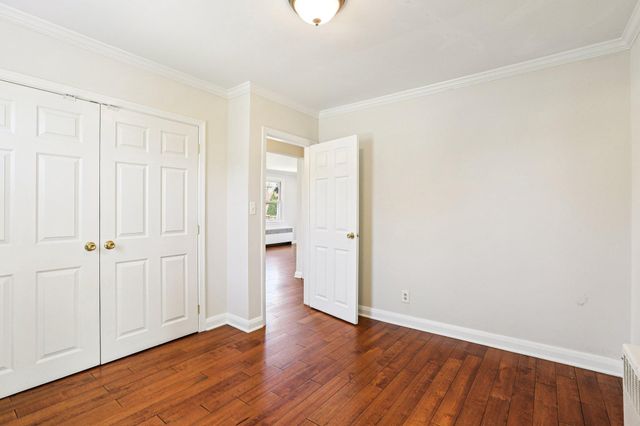 2203 MIDDLEBOROUGH RD, Essex, MD 21221