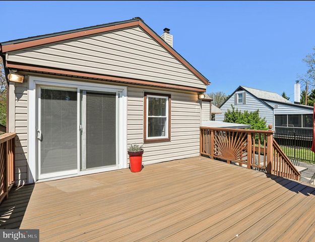 2203 MIDDLEBOROUGH RD, Essex, MD 21221