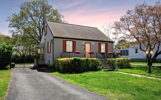 2203 MIDDLEBOROUGH RD, Essex, MD 21221