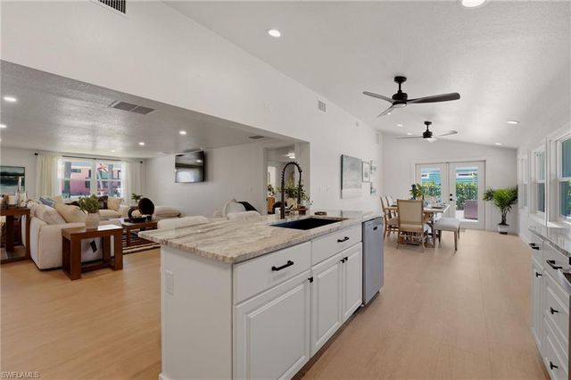 120 Stanford DR, Englewood, FL 34223