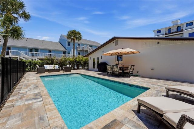 120 Stanford DR, Englewood, FL 34223