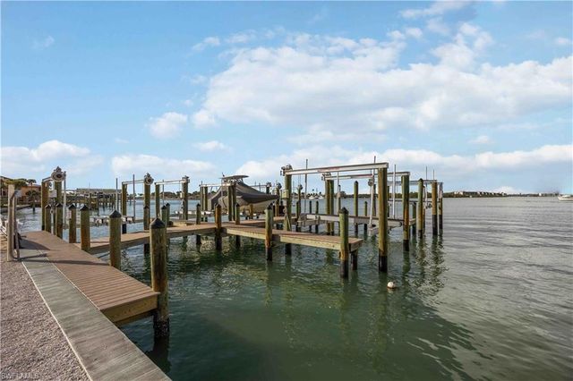 120 Stanford DR, Englewood, FL 34223