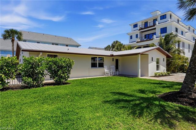 120 Stanford DR, Englewood, FL 34223