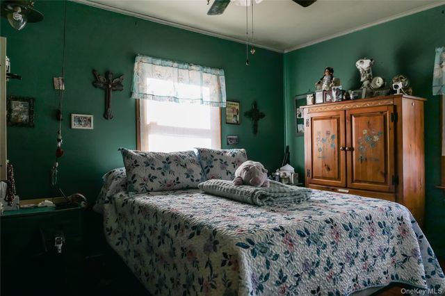 15 Private Road, Medford, NY 11763