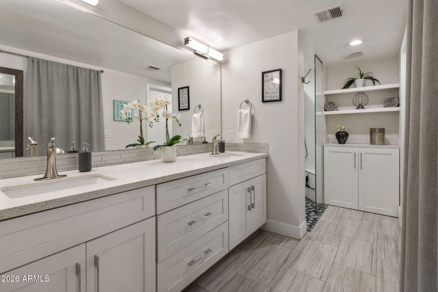 8633 E MONTEROSA Avenue, Scottsdale, AZ 85251