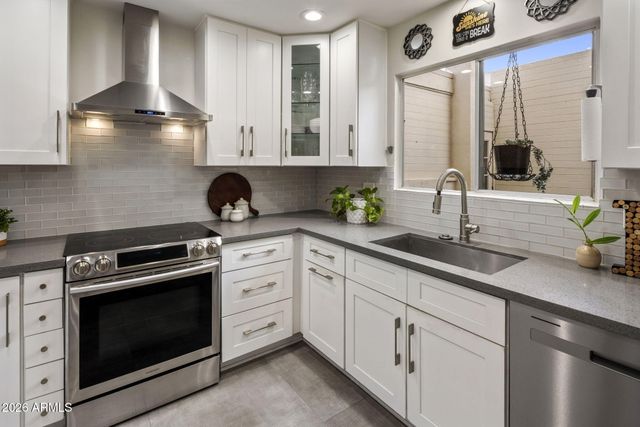8633 E MONTEROSA Avenue, Scottsdale, AZ 85251