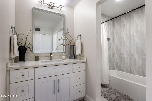 8633 E MONTEROSA Avenue, Scottsdale, AZ 85251