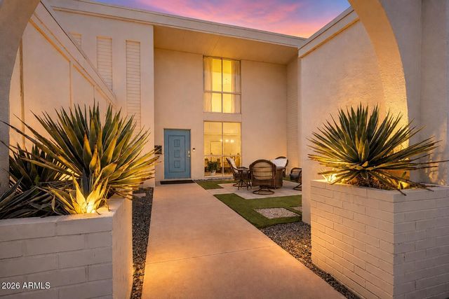 8633 E MONTEROSA Avenue, Scottsdale, AZ 85251