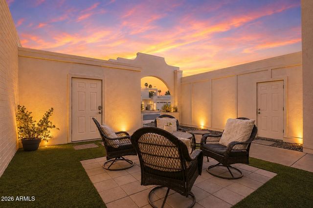 8633 E MONTEROSA Avenue, Scottsdale, AZ 85251