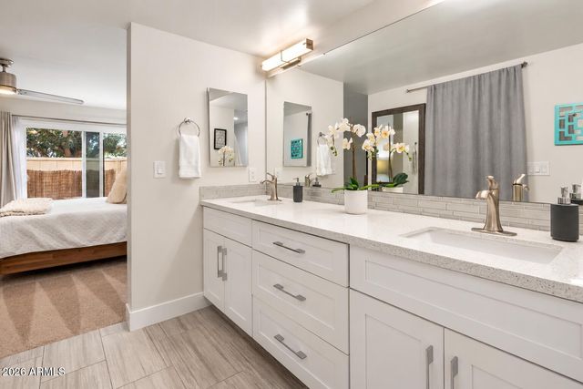 8633 E MONTEROSA Avenue, Scottsdale, AZ 85251
