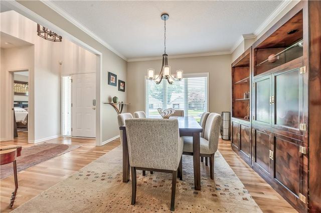 6424 W 100th Terrace, Overland Park, KS 66212