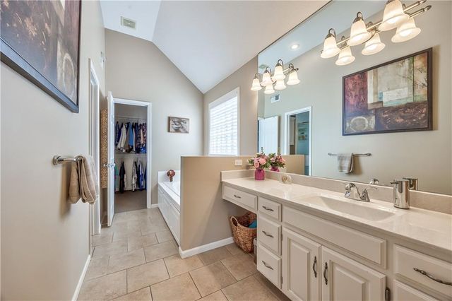 6424 W 100th Terrace, Overland Park, KS 66212