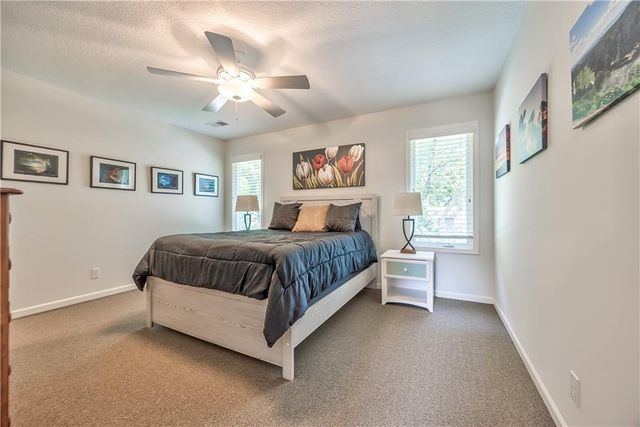 6424 W 100th Terrace, Overland Park, KS 66212