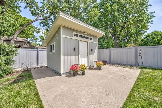 6424 W 100th Terrace, Overland Park, KS 66212