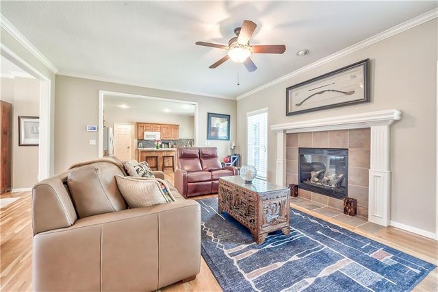 6424 W 100th Terrace, Overland Park, KS 66212