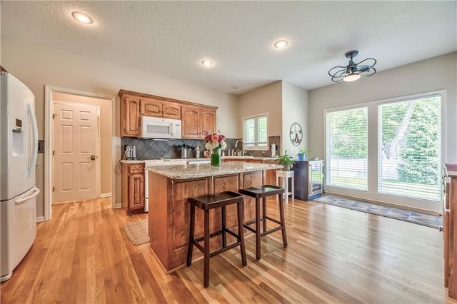 6424 W 100th Terrace, Overland Park, KS 66212