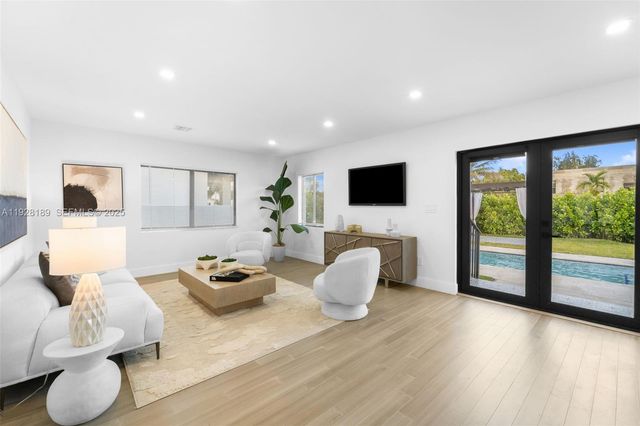 2735 SW 65th Ave, Miami, FL 33155