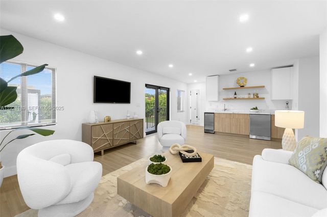 2735 SW 65th Ave, Miami, FL 33155