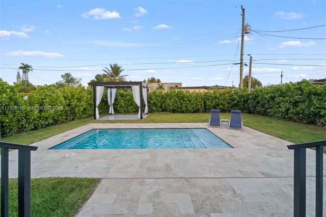 2735 SW 65th Ave, Miami, FL 33155