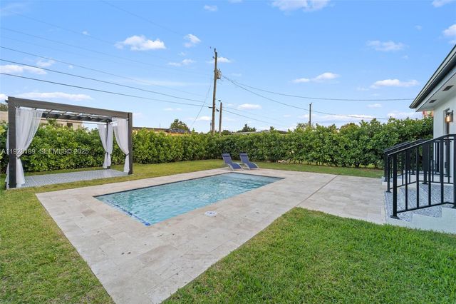 2735 SW 65th Ave, Miami, FL 33155