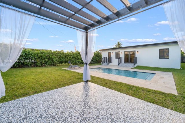 2735 SW 65th Ave, Miami, FL 33155