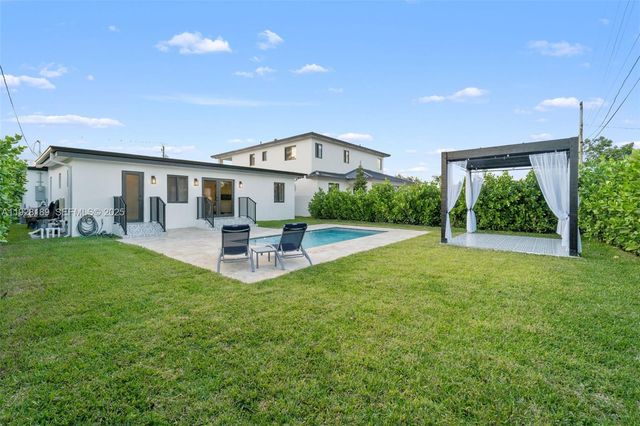 2735 SW 65th Ave, Miami, FL 33155