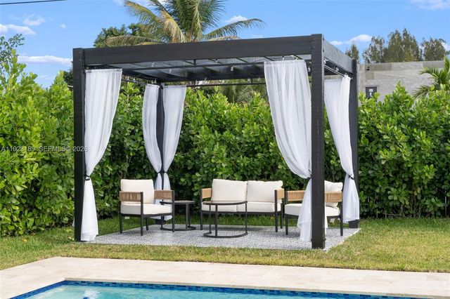 2735 SW 65th Ave, Miami, FL 33155