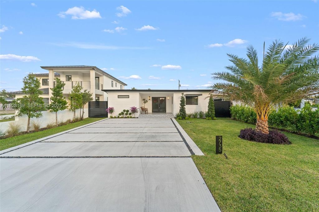 2735 SW 65th Ave, Miami, FL 33155