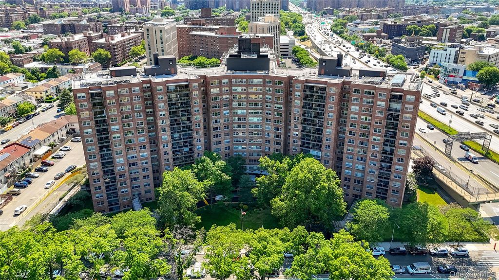 61-20 Grand Central Parkway A704, Forest Hills, NY 11375 — exterior