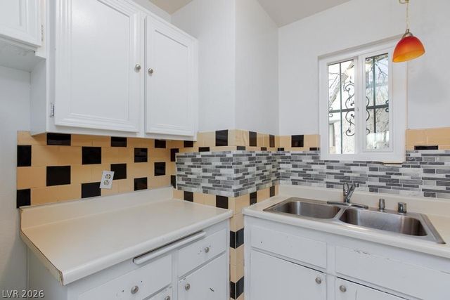 5031 SPENCER Street C, Las Vegas, NV 89119