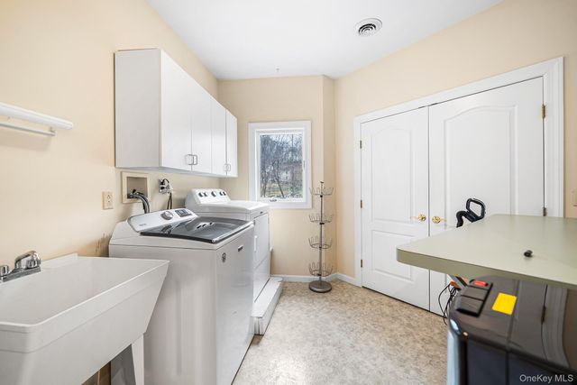 16 Katavolos Drive, Tomkins Cove, NY 10986