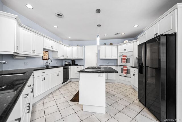 16 Katavolos Drive, Tomkins Cove, NY 10986