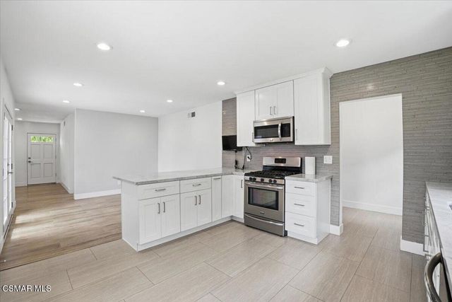 7740 Mclaren Avenue, Canoga Park, CA 91304