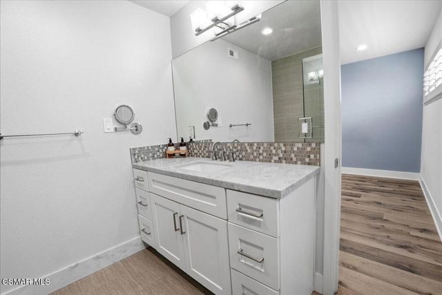 7740 Mclaren Avenue, Canoga Park, CA 91304