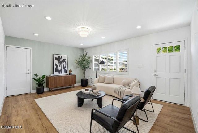 7740 Mclaren Avenue, Canoga Park, CA 91304