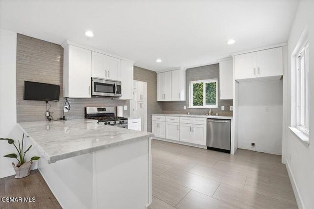 7740 Mclaren Avenue, Canoga Park, CA 91304