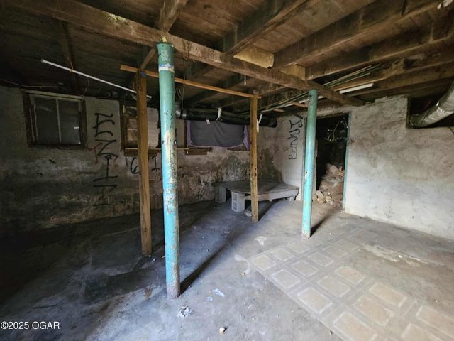 514 W Macon Street, Carthage, MO 64836