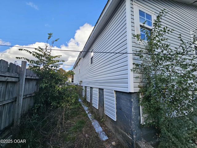 514 W Macon Street, Carthage, MO 64836