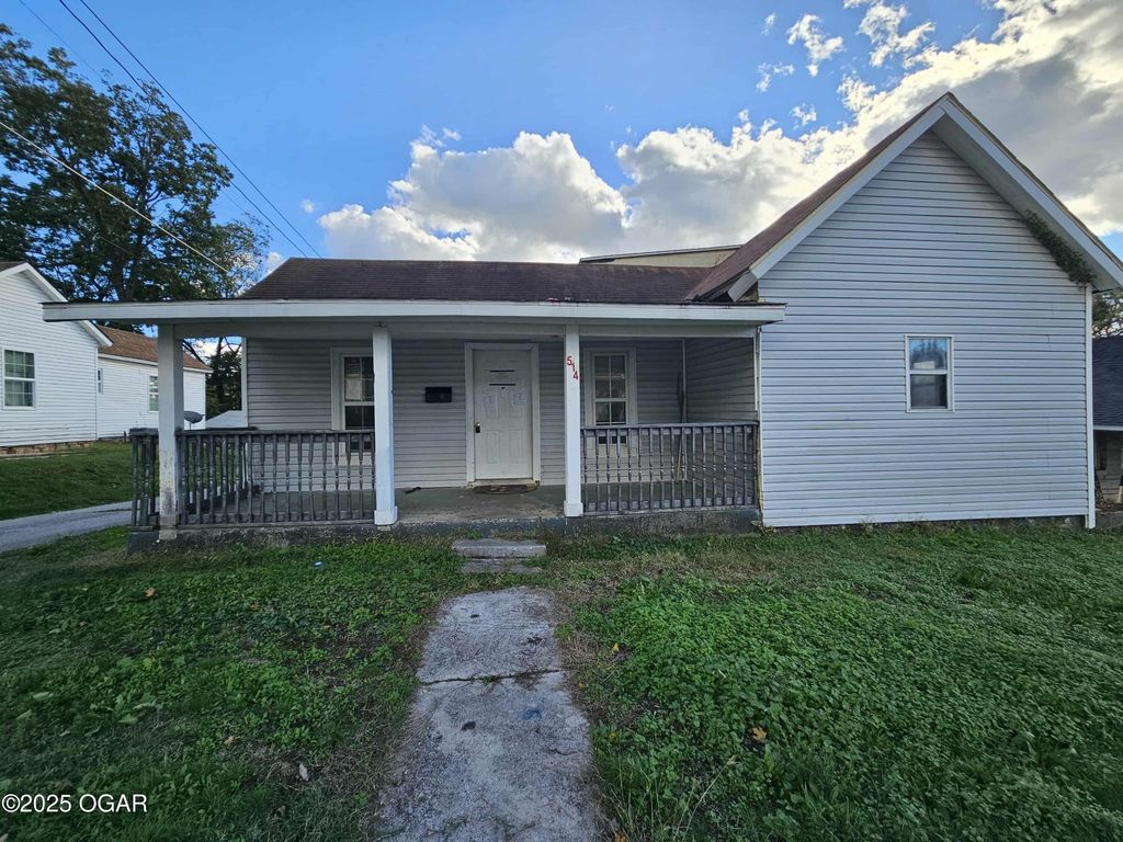 514 W Macon Street, Carthage, MO 64836