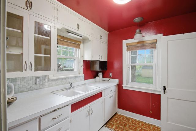 903 11th Avenue SW, Austin, MN 55912