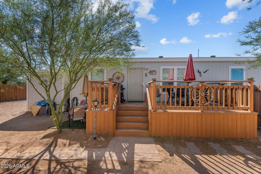 512 W Claessens Drive, Morristown, AZ 85342 — photo 3